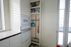 Кухня. Крашенные фасады, глянец. Высокий карго.