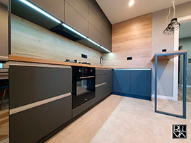 Фасады FENIX, ручка профиль SCHUECO, столешница EGGER, барная стойка.