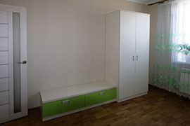 Шкаф с тумбой для детской комнаты.