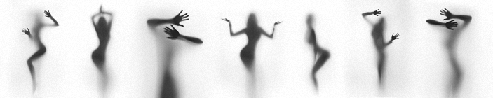 Скинали. Размытые силуэты женщин, девушек.